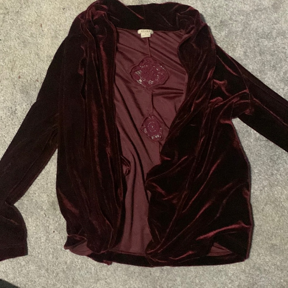 Cute velvet gothic style overlay shirt!
